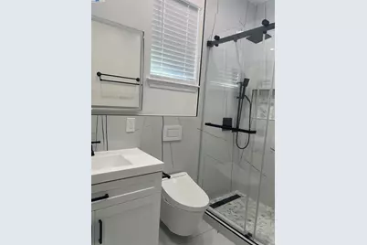 9404 Dunbar Dr, Oakland, CA 94603 - Photo 45