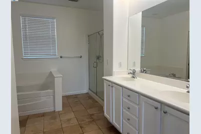 9404 Dunbar Dr, Oakland, CA 94603 - Photo 31