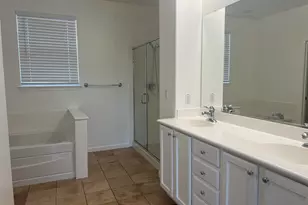 9404 Dunbar Dr, Oakland, CA 94603 - Photo 31