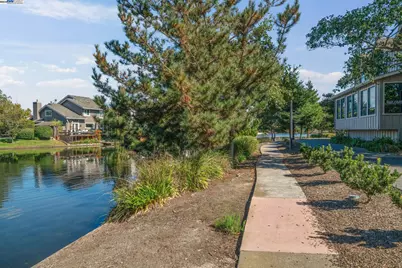 101 Carob Ln, Alameda, CA 94502 - Photo 51