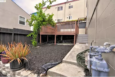 1604 19th St, Oakland, CA 94606 - Photo 31