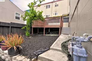 1604 19th St, Oakland, CA 94606 - Photo 31