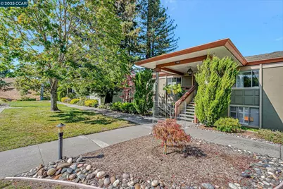 1909 Skycrest Dr #2, Walnut Creek, CA 94595 - Photo 3