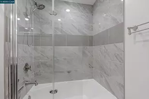 142 Sequoyah View Dr, Oakland, CA 94605 - Photo 17