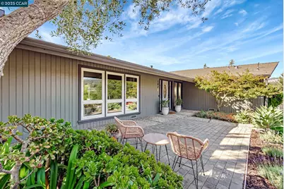 142 Sequoyah View Dr, Oakland, CA 94605 - Photo 31