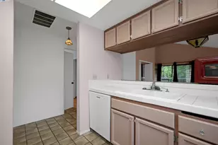 2437 St Helena Dr, Hayward, CA 94542 - Photo 7