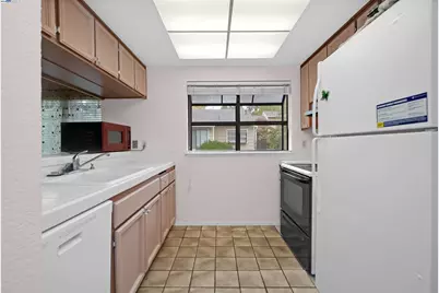 2437 Saint Helena Dr. #3, Hayward, CA 94542 - Photo 5