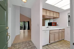 2437 St Helena Dr, Hayward, CA 94542 - Photo 3