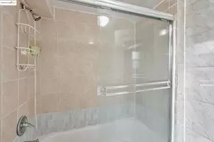 725 21st St, Oakland, CA 94606 - Photo 43