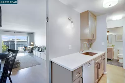 567 Oakland #305, Oakland, CA 94611 - Photo 13