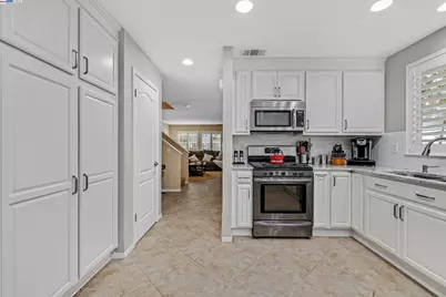 2214 Morningside Ct, Tracy, CA 95376 - Photo 13