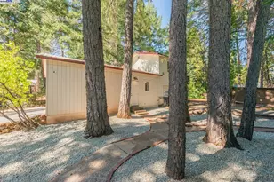 230 Lakeview Dr, Trinity Center, CA 96091 - Photo 29