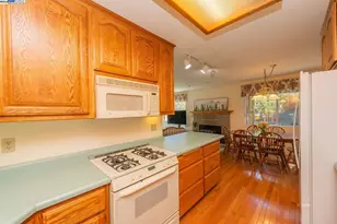 230 Lakeview Dr, Trinity Center, CA 96091 - Photo 17