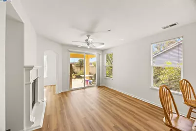 993 Centennial Dr, Brentwood, CA 94513 - Photo 9