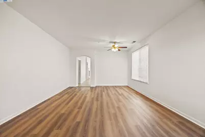 993 Centennial Dr, Brentwood, CA 94513 - Photo 5