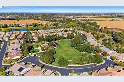 993 Centennial Dr, Brentwood, CA 94513 - Photo 29