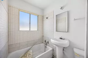 2790 Sacramento St, Berkeley, CA 94702 - Photo 9