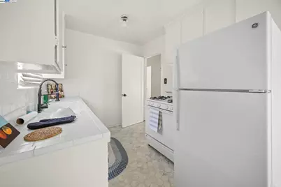 2790 Sacramento St, Berkeley, CA 94702 - Photo 5