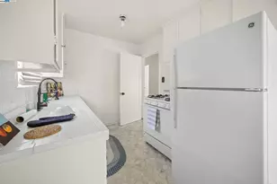 2790 Sacramento St, Berkeley, CA 94702 - Photo 5