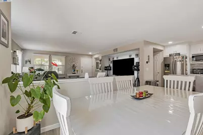 208 Jupiter, Pittsburg, CA 94565 - Photo 15