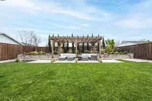 1338 Thais Ln, Hayward, CA 94544 - Photo 17