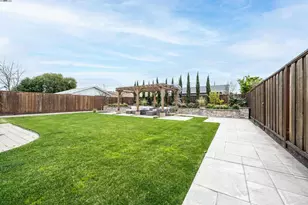 1338 Thais Ln, Hayward, CA 94544 - Photo 17