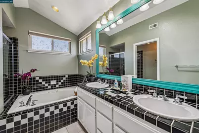 3232 Highpointe Ct, Richmond, CA 94806 - Photo 43