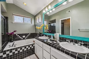 3232 Highpointe Ct, Richmond, CA 94806 - Photo 43