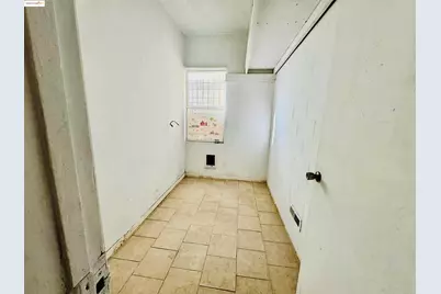 220 International Blvd, Oakland, CA 94606 - Photo 21