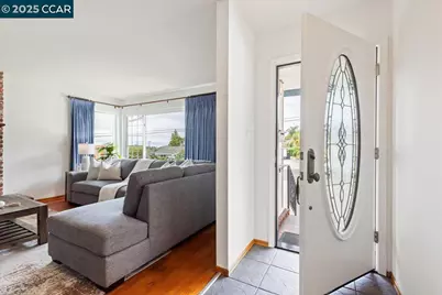 1293 Vistagrand Dr, San Leandro, CA 94577 - Photo 5