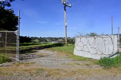 3944 La Cima Rd, El Sobrante, CA 94803 - Photo 7