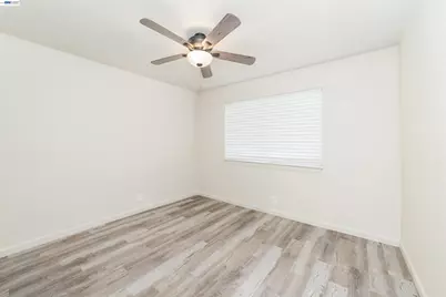 324 Eva Ct, Manteca, CA 95336 - Photo 17