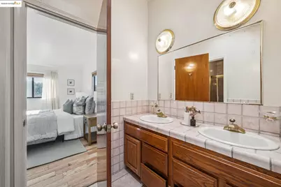 9090 Castlewood St, Oakland, CA 94605 - Photo 33
