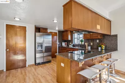 9090 Castlewood St, Oakland, CA 94605 - Photo 21