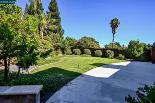 1075 Irwin Ct, Concord, CA 94518 - Photo 35