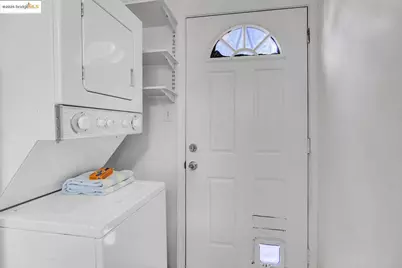 3830 Clarke St, Oakland, CA 94609 - Photo 25