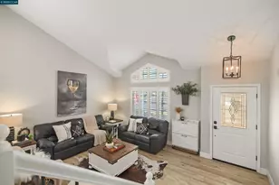 101 Silver Eagle Way, Vacaville, CA 95688 - Photo 3