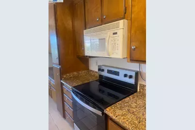 400 Davis #301, San Leandro, CA 94577 - Photo 5