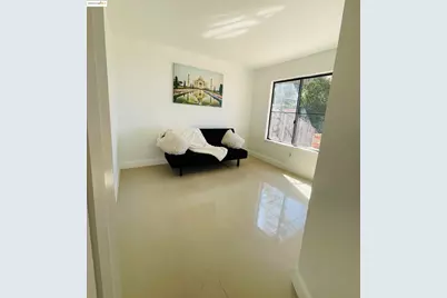 23049 Lakeridge Ave, Hayward, CA 94541 - Photo 11