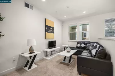 38976 Primula Ter, Newark, CA 94560 - Photo 5