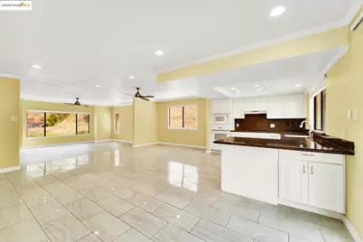 225 Skyline Dr, Vallejo, CA 94591 - Photo 13