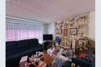 1988 Calaveras Dr, Pittsburg, CA 94565 - Photo 7