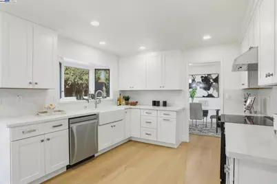 79 Park Sharon Dr, San Jose, CA 95136 - Photo 9