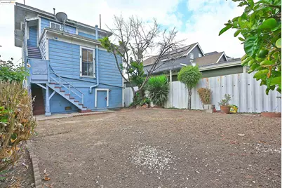 672 33rd St, Oakland, CA 94609 - Photo 35