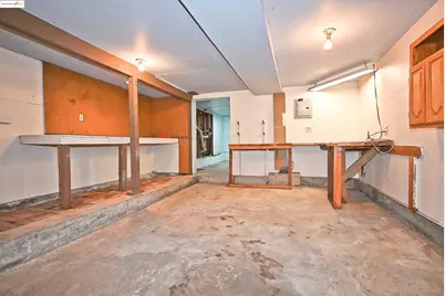 672 33rd St, Oakland, CA 94609 - Photo 31