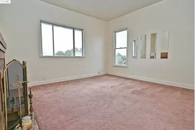 672 33rd St, Oakland, CA 94609 - Photo 23