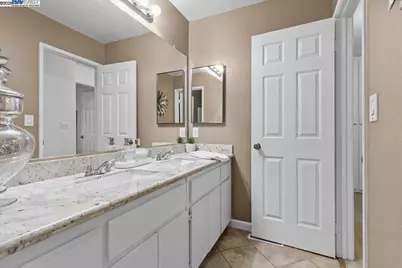 60 South St, Tracy, CA 95376 - Photo 23