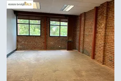 1017 Macdonald Ave, Richmond, CA 94801 - Photo 5