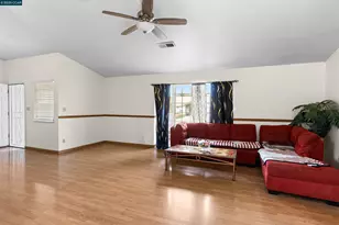 947 Burlwood Ct, Los Banos, CA 93635 - Photo 3