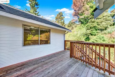 2106 Woodbine Ave, Oakland, CA 94602 - Photo 49